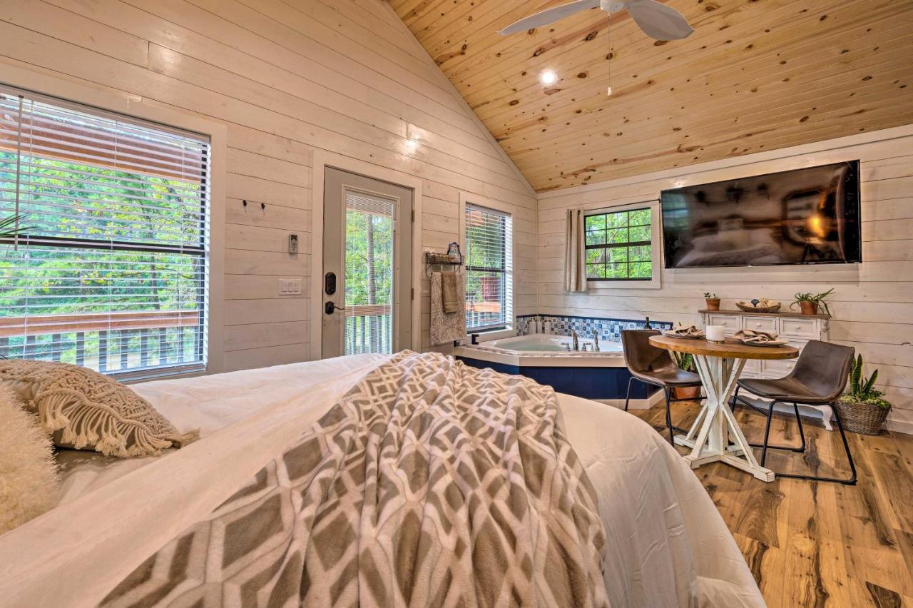 Romantic Broken Bow Cabin With Jacuzzi And Fire Pit! Kültér fotó